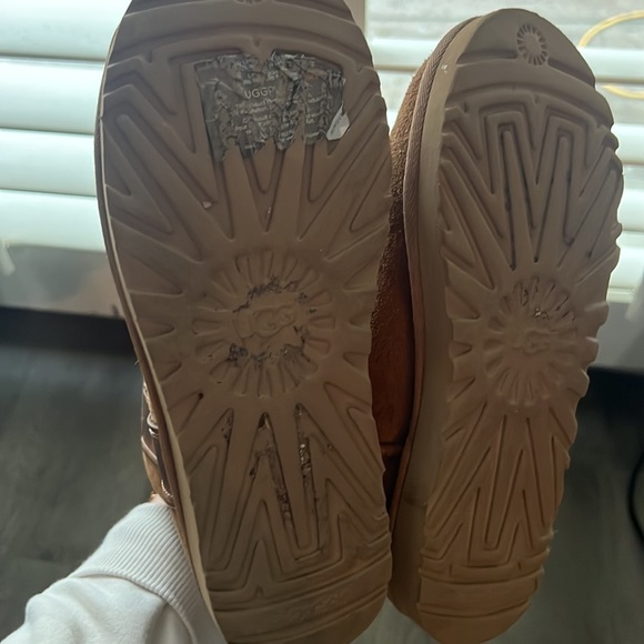 Uggs Womens - Picture 6 of 15